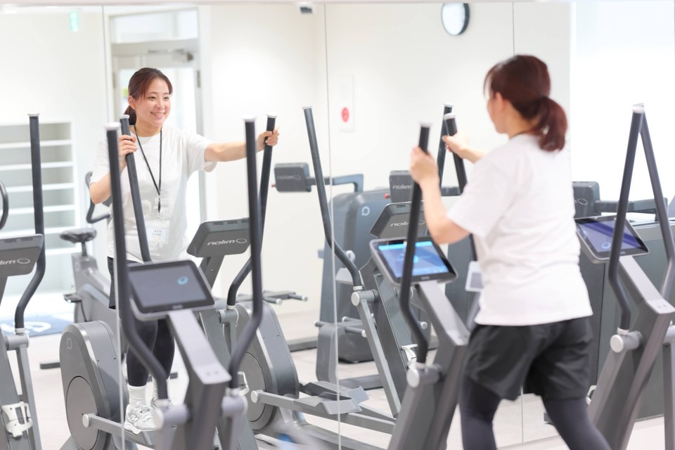 FIT&SMILE館内でmilonを使って運動する会員様