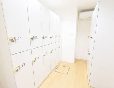 更衣室内鍵付きロッカー（無料）